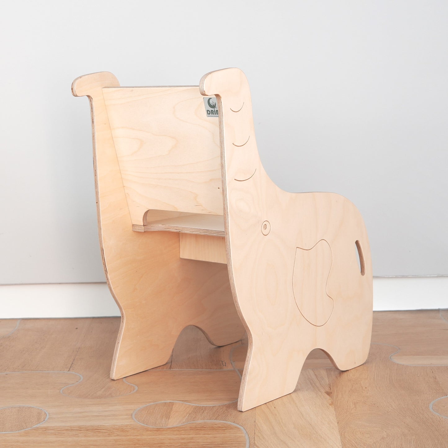 seggiolina-elefante-naturale-in-legno-betulla-per-bambini